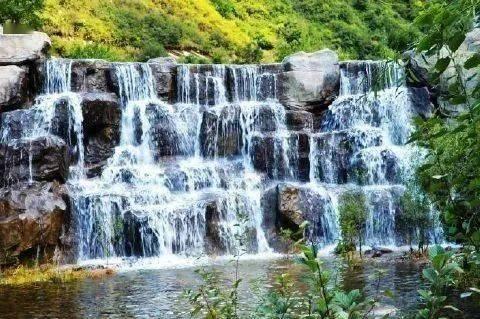 河北石嘴子乡摆察村：开足马力“快” 生产 冬闲菌棒加工忙